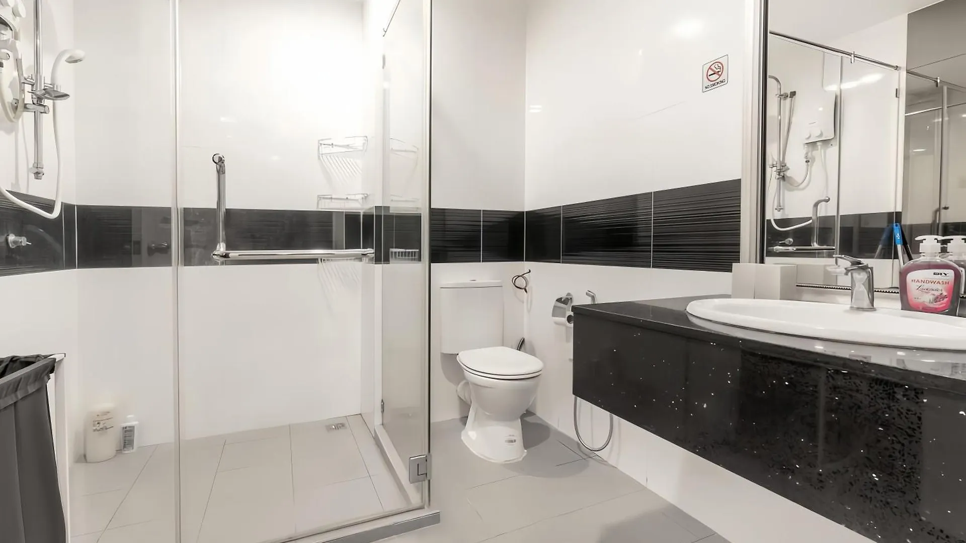Mansion One George Town Apartman